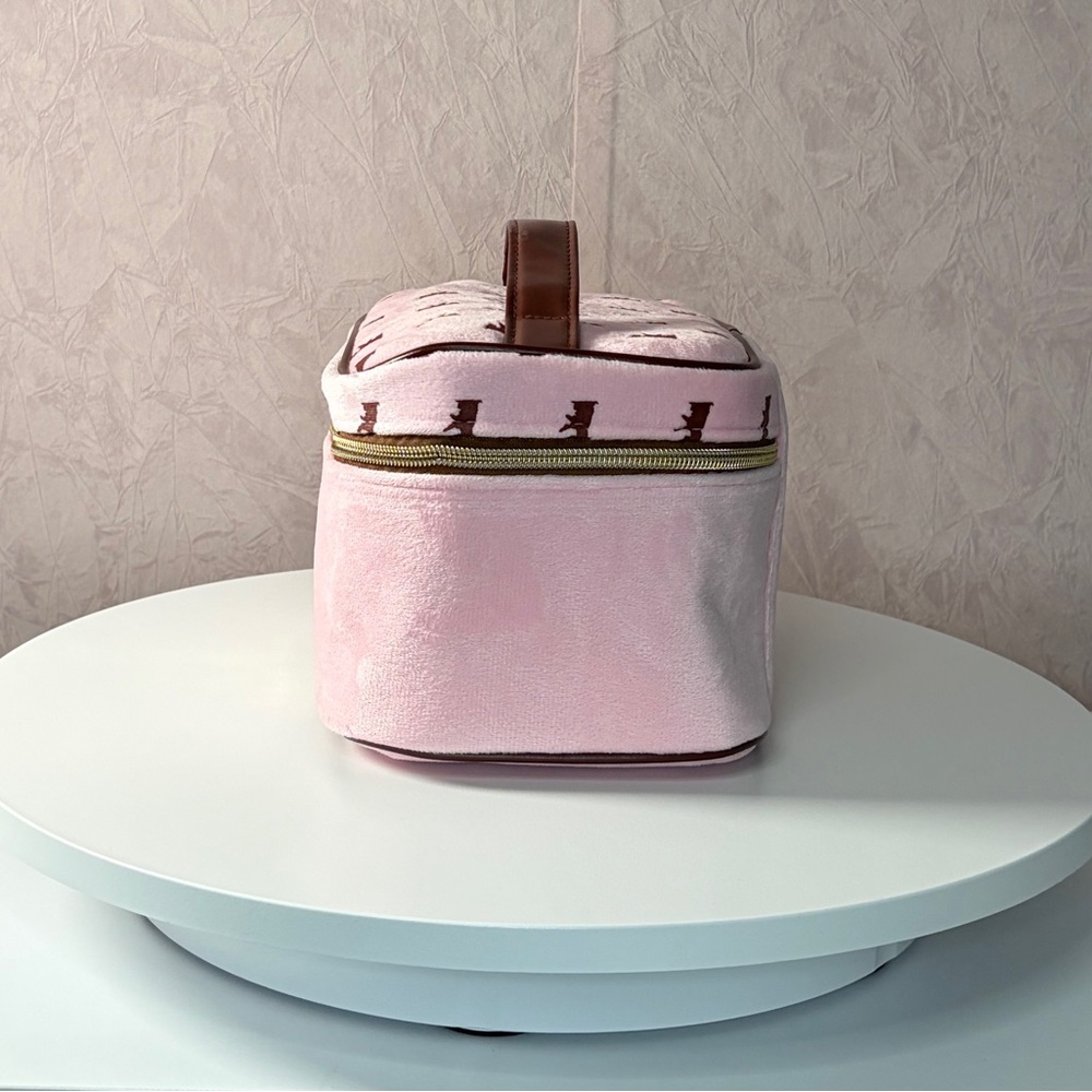 Juicy Couture Pink Cosmetic Case with Gold Accents Travel Case Train Case Makeup - Picture 3 of 10